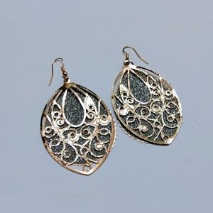 🌟3/$15 Gold and Silver Swirly Dangle Earrings